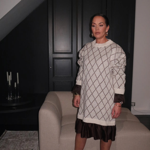 Robe pull avec doublure en satin MAISON ZINA