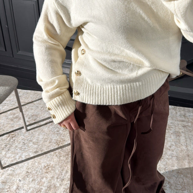 Pull col roulé blanc — boutons dorés MAISON ZINA