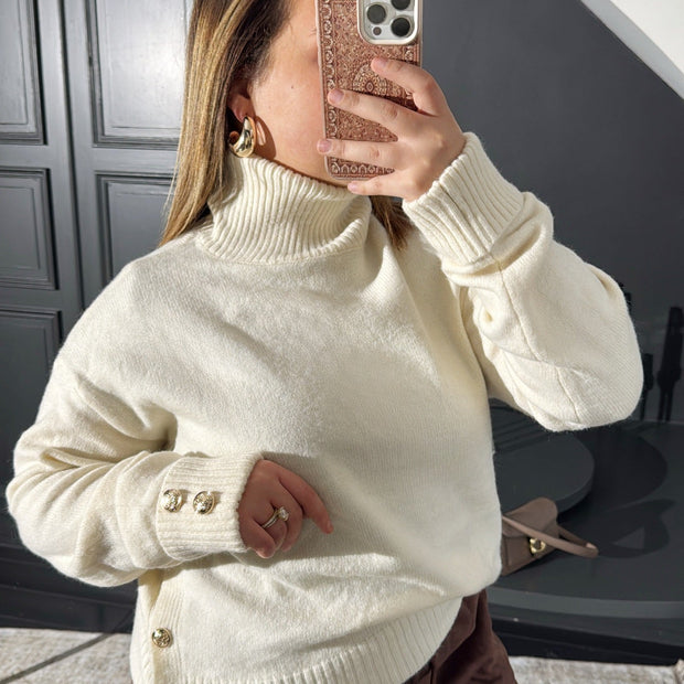 Pull col roulé blanc — boutons dorés MAISON ZINA